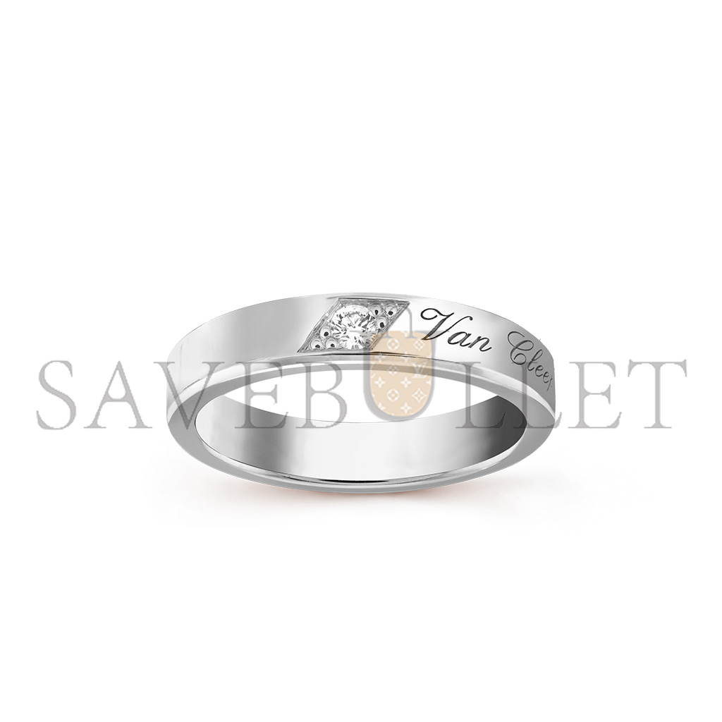 VAN CLEEF ARPELS TOUJOURS SIGNATURE ETOILES WEDDING BAND, 4 MM VCARP5YW00